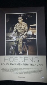 Buku Hoegeng, Polisi dan Menteri Teladan